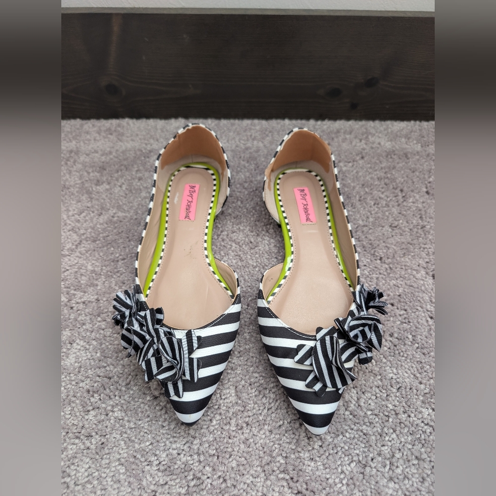 Betsy Johnson black and white striped flats